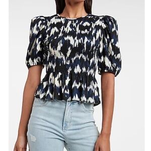 NWT Express Printed Puff Sleeve Smocked Peplum Top Print Navy Cream Shirt Blouse